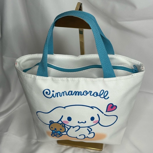 Sanrio Cinnamoroll Insulated Lunch Box 7”x 6”x 5.5” - Picture 4 of 10